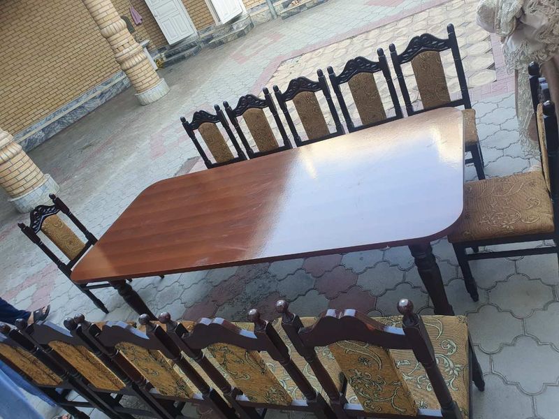 Стол и стулья Стол и стулья