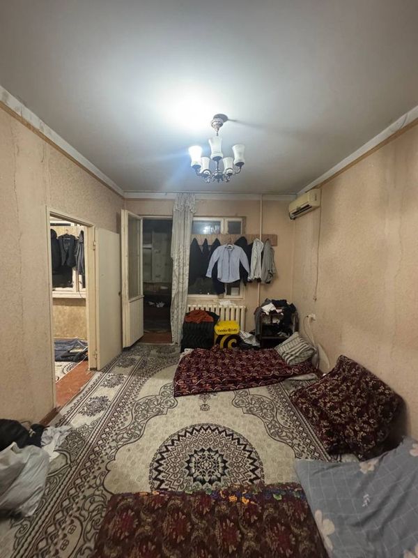 Yunusobod 13 kv 2/2/4 balkon 1.5/6 bez remont xonlari razdelni Yunusobod 13 kv 2/2/4 balkon 1.5/6 bez remont xonlari razdelni