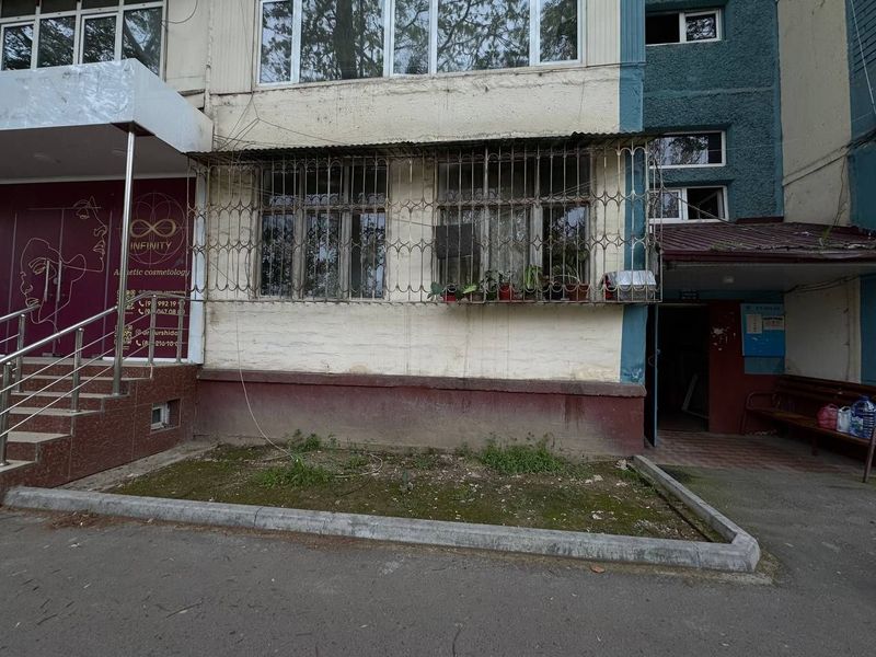 Продается квартира под нежилое . Магазин , аптека и тд. Первая линия ! Продается квартира под нежилое . Магазин , аптека и тд. Первая линия !