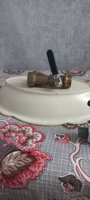 Газовые крантики 2 шт новые