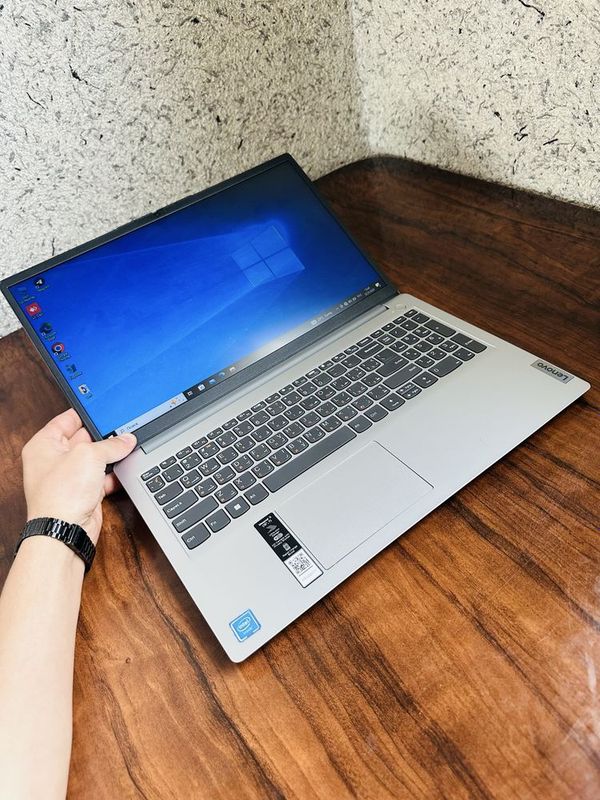 Lenovo noutbuk notebook 4020 holati ideal kam ishlagan Lenovo noutbuk notebook 4020 holati ideal kam ishlagan