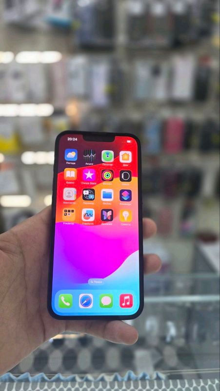 iPhone 13 iPhone 13