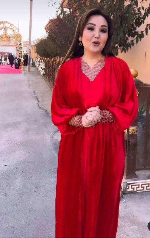 Abaya dubay aliy qizil Abaya dubay aliy qizil
