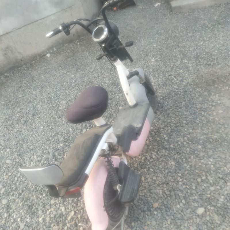 Skuter sotiladi holati yaxshi