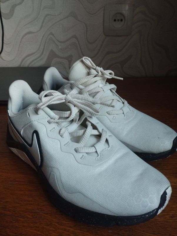 Кроссовки Nike Legend Essintial 2 Кроссовки Nike Legend Essintial 2