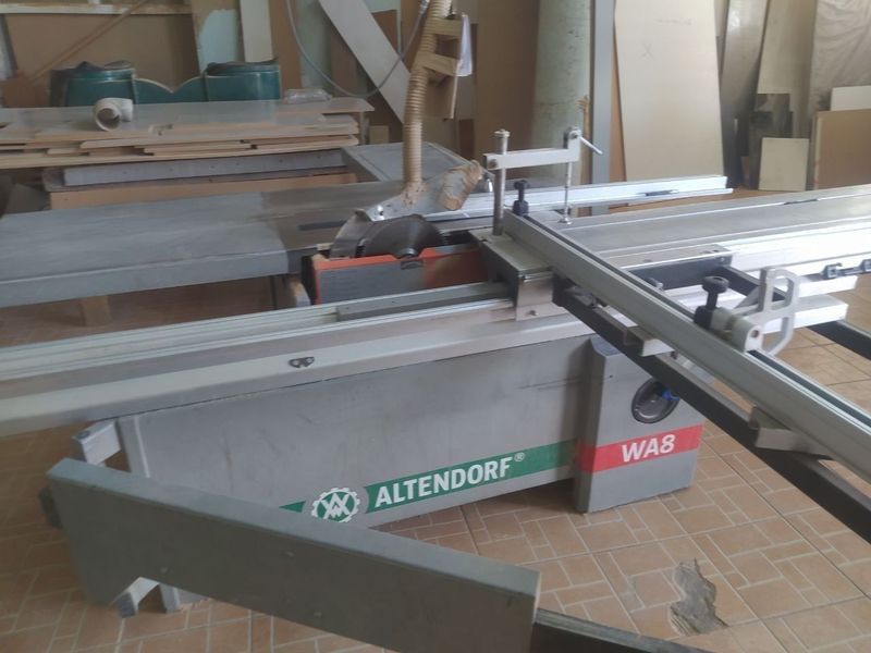 Altendorf W8 ishchi holatda Toshkentda.