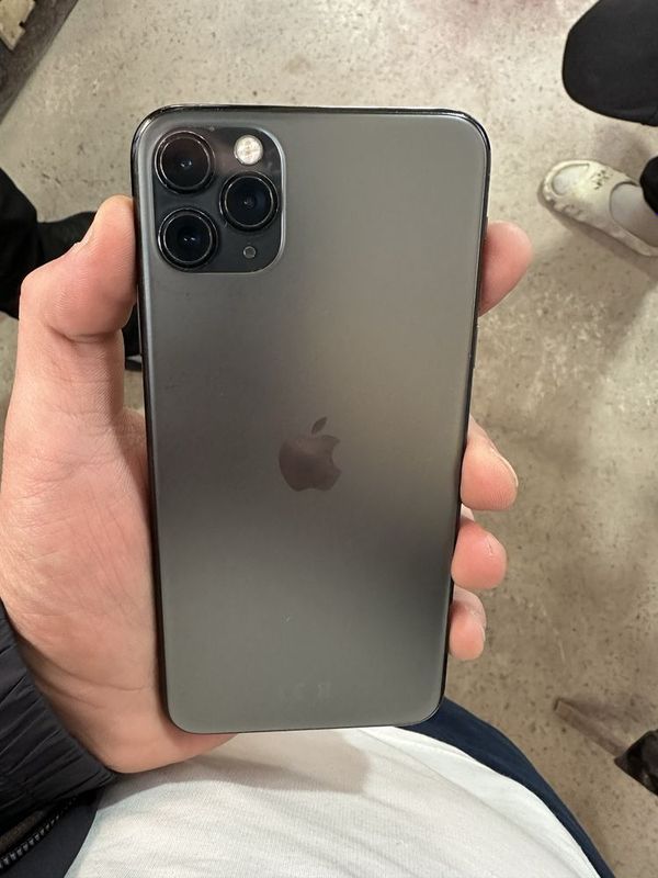 Iphone 11 pro max 64lik