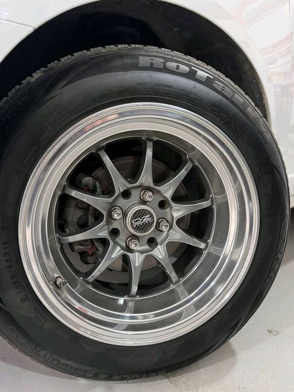 Продаются диски с шинами R15 Продаются диски с шинами R15