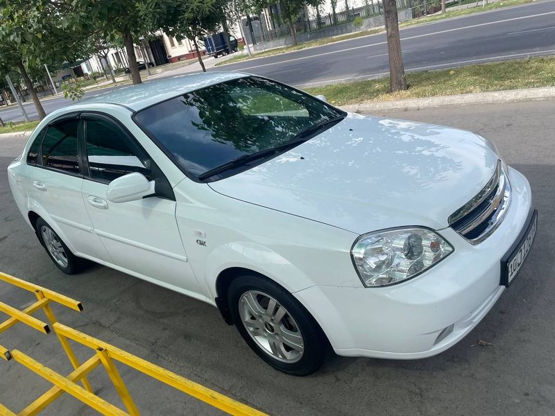 Продам Lasetti 1.8 Mexanika Продам Lasetti 1.8 Mexanika