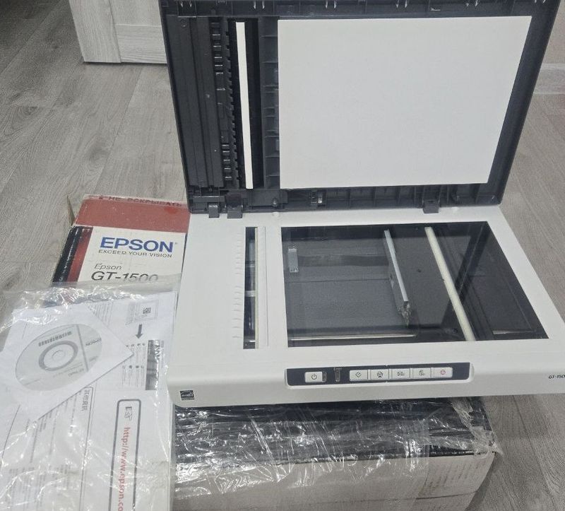 Сканер Epson GT-1500 Сканер Epson GT-1500