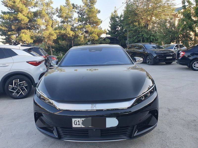 BYD Han. Dual mator.3.9s. Yili 2023. Yurgani 27000. Narxi 32300