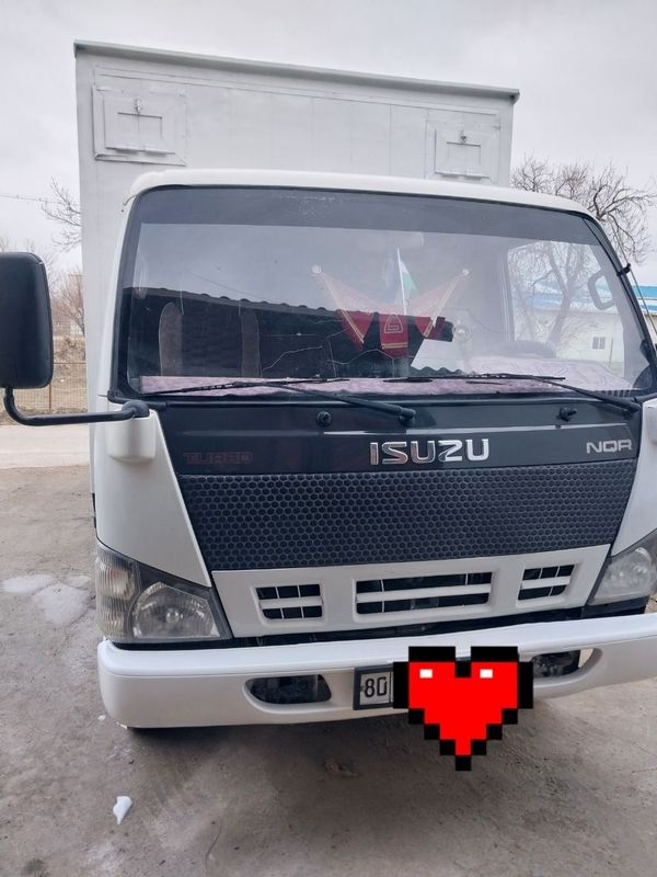 Isuzu nqr71 sotiladi