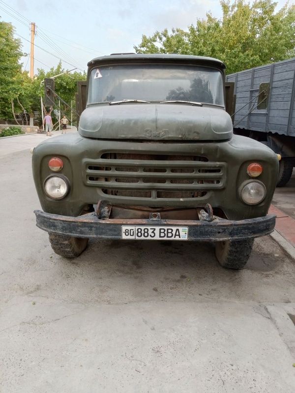 Zil 130 sotiladi yaxshi xolatda