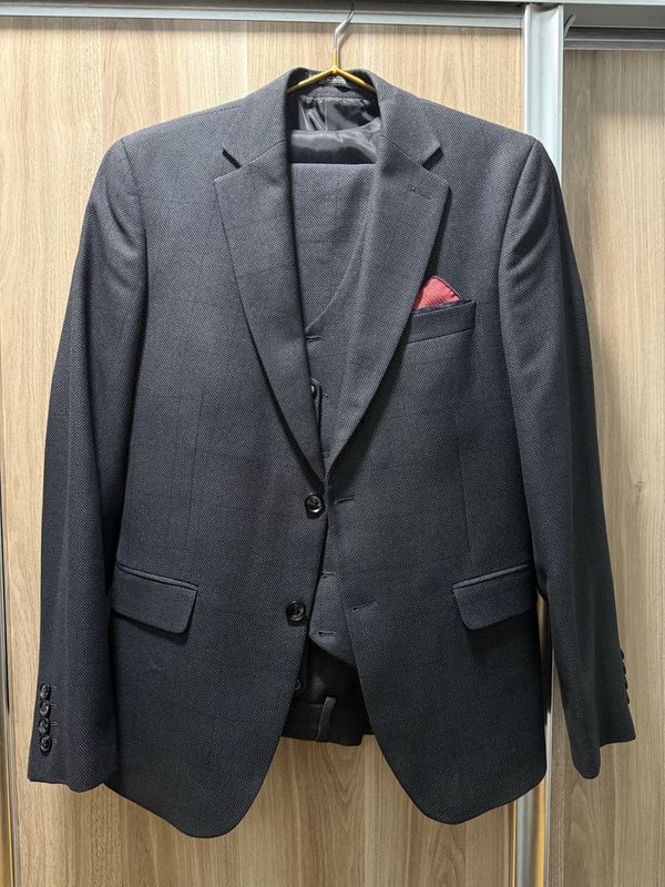 Костюм-тройка Cesare Mariano (турция) 46 Костюм-тройка Cesare Mariano (турция) 46