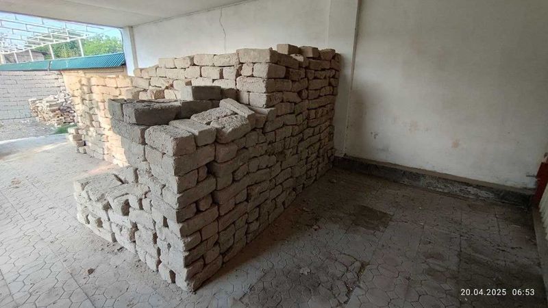 Ғишт (лой блок ғишт) сотилади Размер: 300х150х100 Ғишт (лой блок ғишт) сотилади Размер: 300х150х100