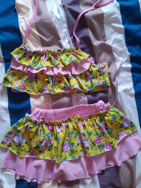 Детский купальник на 4-5 лет. Детский купальник на 4-5 лет.