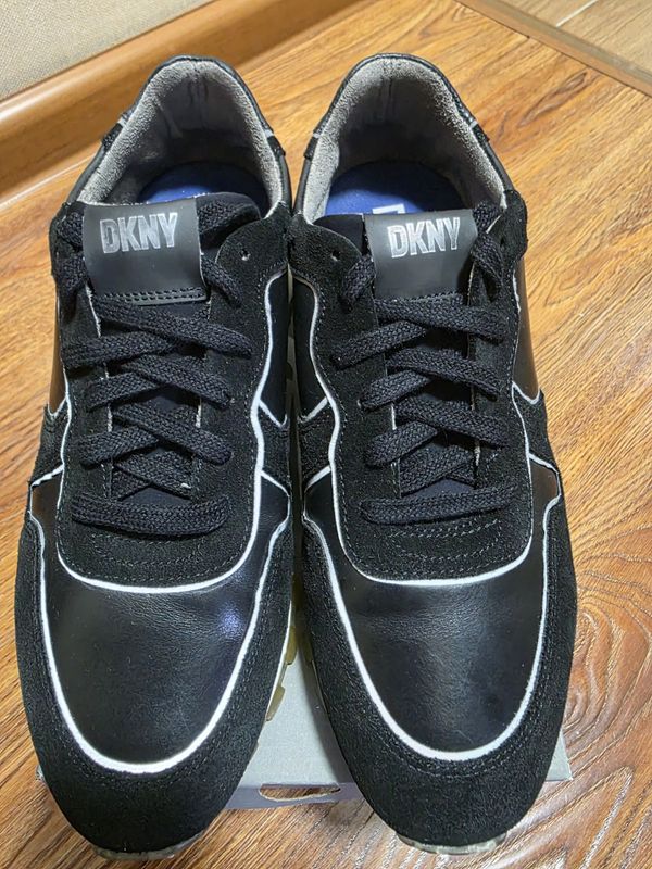 "DKNY" кожанные красовки оригинал 100% Италия "DKNY" кожанные красовки оригинал 100% Италия