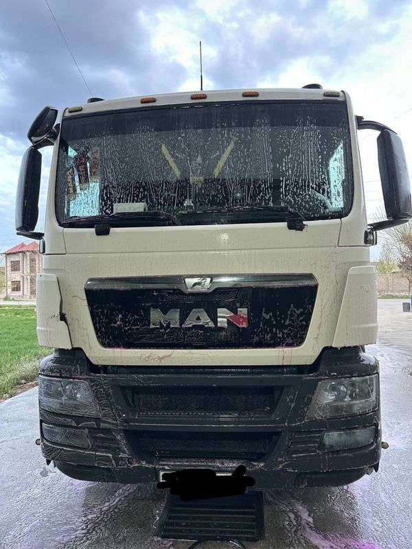 Uz Man tgs 26.400 Medium