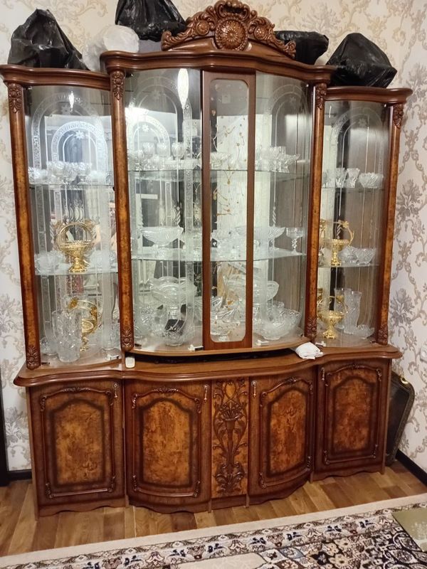 Сервант сатылады. Сервант сатылады.