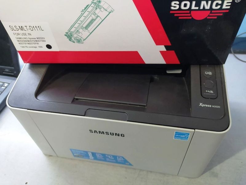 Принтер Ч/Б USB - Samsung Express M2020 + новый картридж + шнуры Принтер Ч/Б USB - Samsung Express M2020 + новый картридж + шнуры