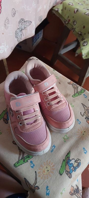 Продам детские кеды