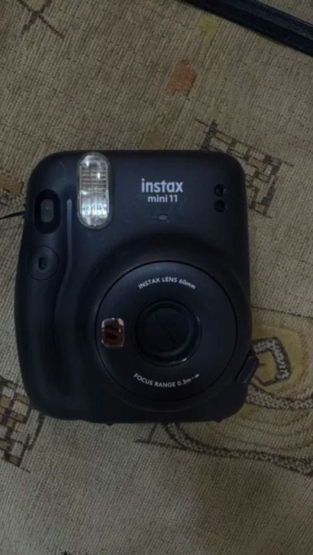 Продам фотоаппарат моментальной печати Instax