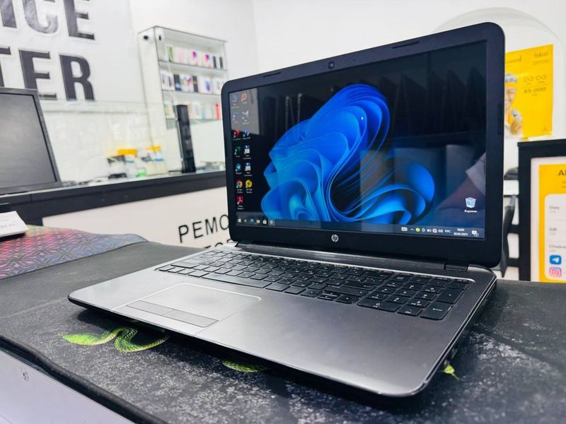 HP laptop I3-4gen 4/128GB SSD HP laptop I3-4gen 4/128GB SSD
