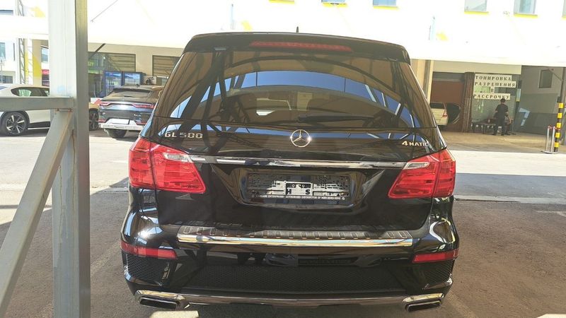 Продаётся Mercedes-Benz GL 500 V 8 4 Matic