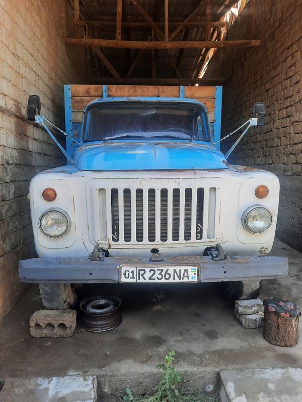 Gaz 53 sotiladi 82 yil