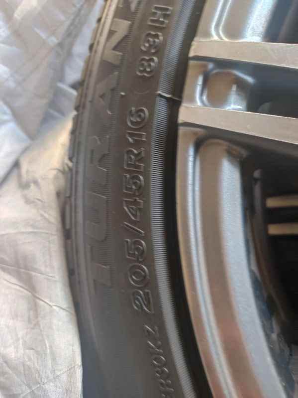 Vossen R16 Diska balon sotiladi yoki variyantga beriladi