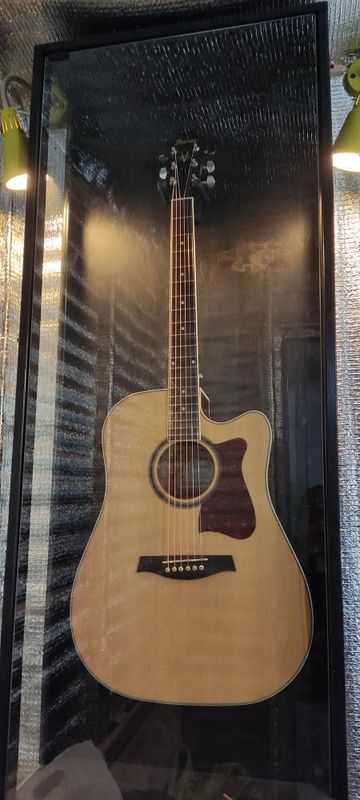 Ibanez ideal holatda Ibanez ideal holatda