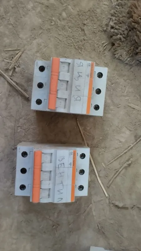 Продам трёхфазные автоматический выключатель Продам трёхфазные автоматический выключатель