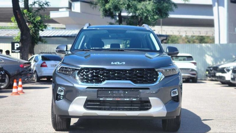 Продается Kia Sonet 2 позиция Luxe