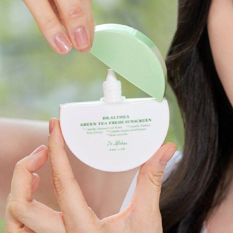 Освежающий солнцезащитный крем Green Tea Fresh Sunscreen 45мл Освежающий солнцезащитный крем Green Tea Fresh Sunscreen 45мл
