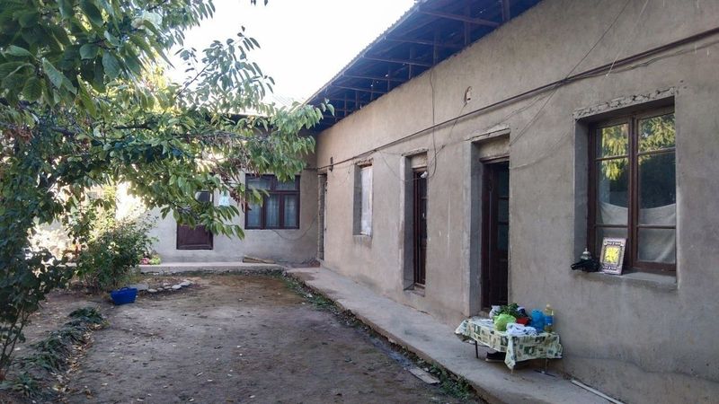 6sotix 4xona hovli sotiladi