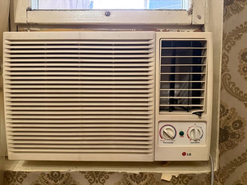 Кондиционер/оконный LG/ б/у Кондиционер/оконный LG/ б/у