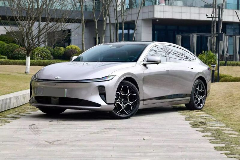 Changan Nevo A07 электромобиль 710км запас хода, по низким ценам Changan Nevo A07 электромобиль 710км запас хода, по низким ценам