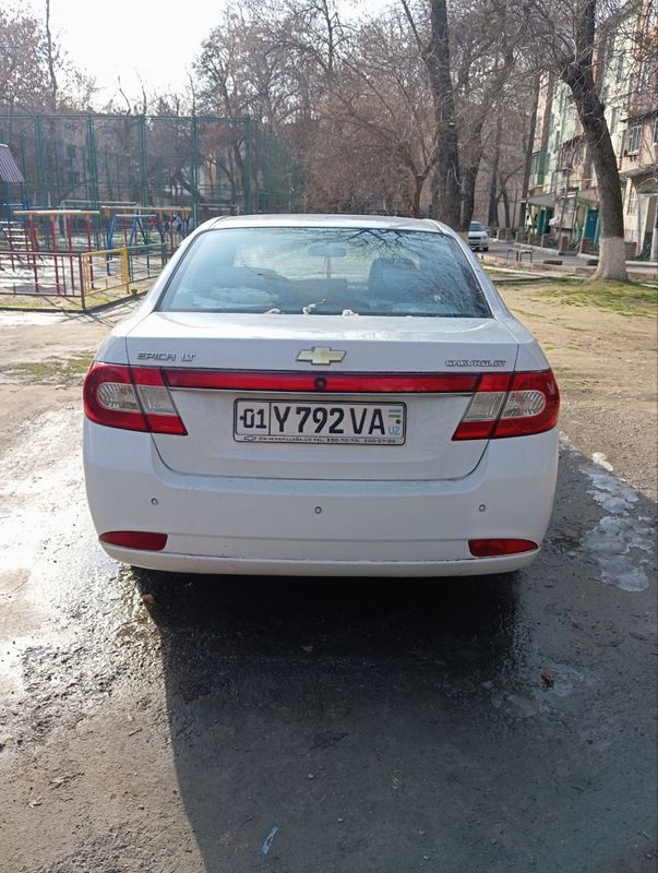 Машина Chevrolet Epica Машина Chevrolet Epica