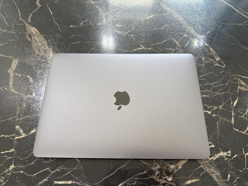 Macbook PRO A1708. Retina 13. Core i5/ 8gb/ 128gb Macbook PRO A1708. Retina 13. Core i5/ 8gb/ 128gb