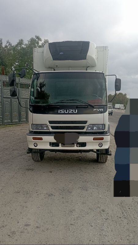 Isuzu 10tonalik sotiladi 12ta gaz baloni bor Isuzu 10tonalik sotiladi 12ta gaz baloni bor