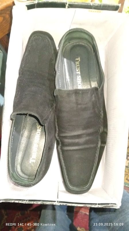 Продам мужские туфли 43 размер