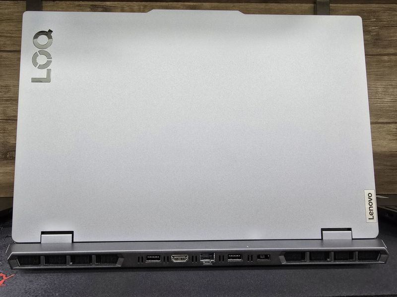 Lenovo LoQ 15ARP9