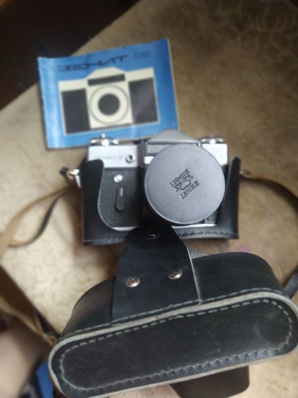 Продам Зенит фотоаппарат Продам Зенит фотоаппарат