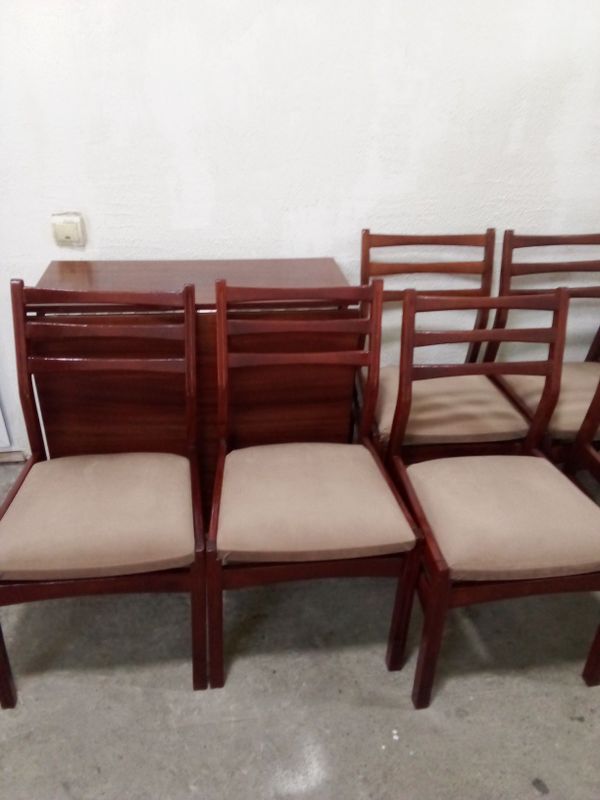 Срочно продам стол+8 стульев Срочно продам стол+8 стульев