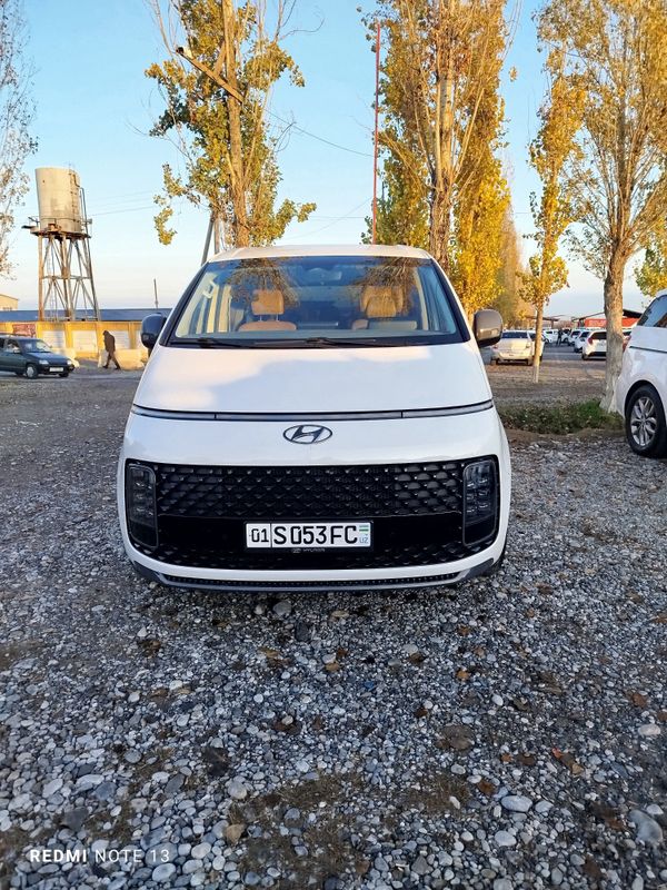 Hyundai Staria full pozitsiya