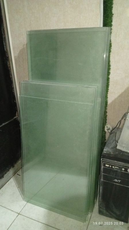 Полки из каленного стекла Полки из каленного стекла