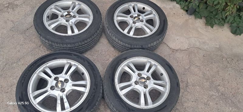 Neksiya 3 sakka diska sotiladi 4ta kamplekt diskalar yaxshi holatda Neksiya 3 sakka diska sotiladi 4ta kamplekt diskalar yaxshi holatda