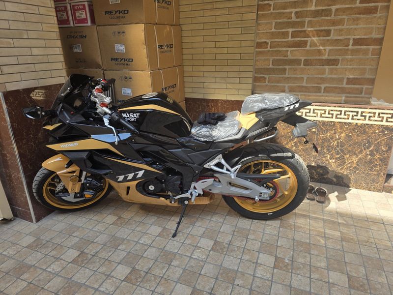 Moto 400 kuba yangi 50km yurgan Moto 400 kuba yangi 50km yurgan