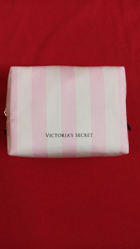 Новая косметичка Victoria's Secret Новая косметичка Victoria's Secret