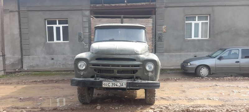 Zil 130 ishga tayyor moshina